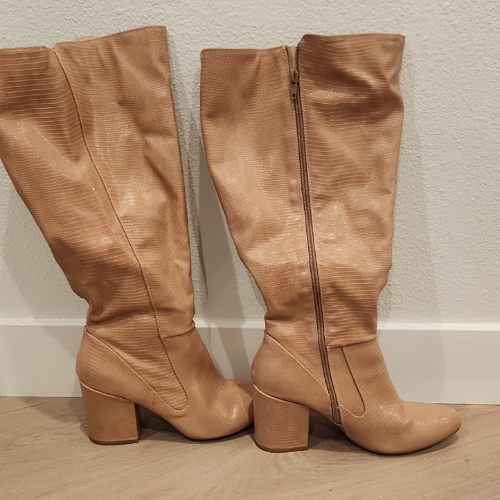 Journee Tavia Women's Faux Snakeskin Knee-High Boots